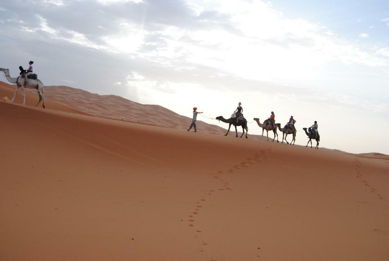 Riad Hotel Les Flamants Merzouga Esterno foto
